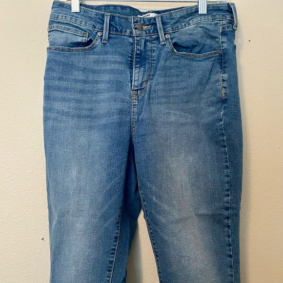 Levi Strauss Signature Denim Capris - Picture 2 of 9